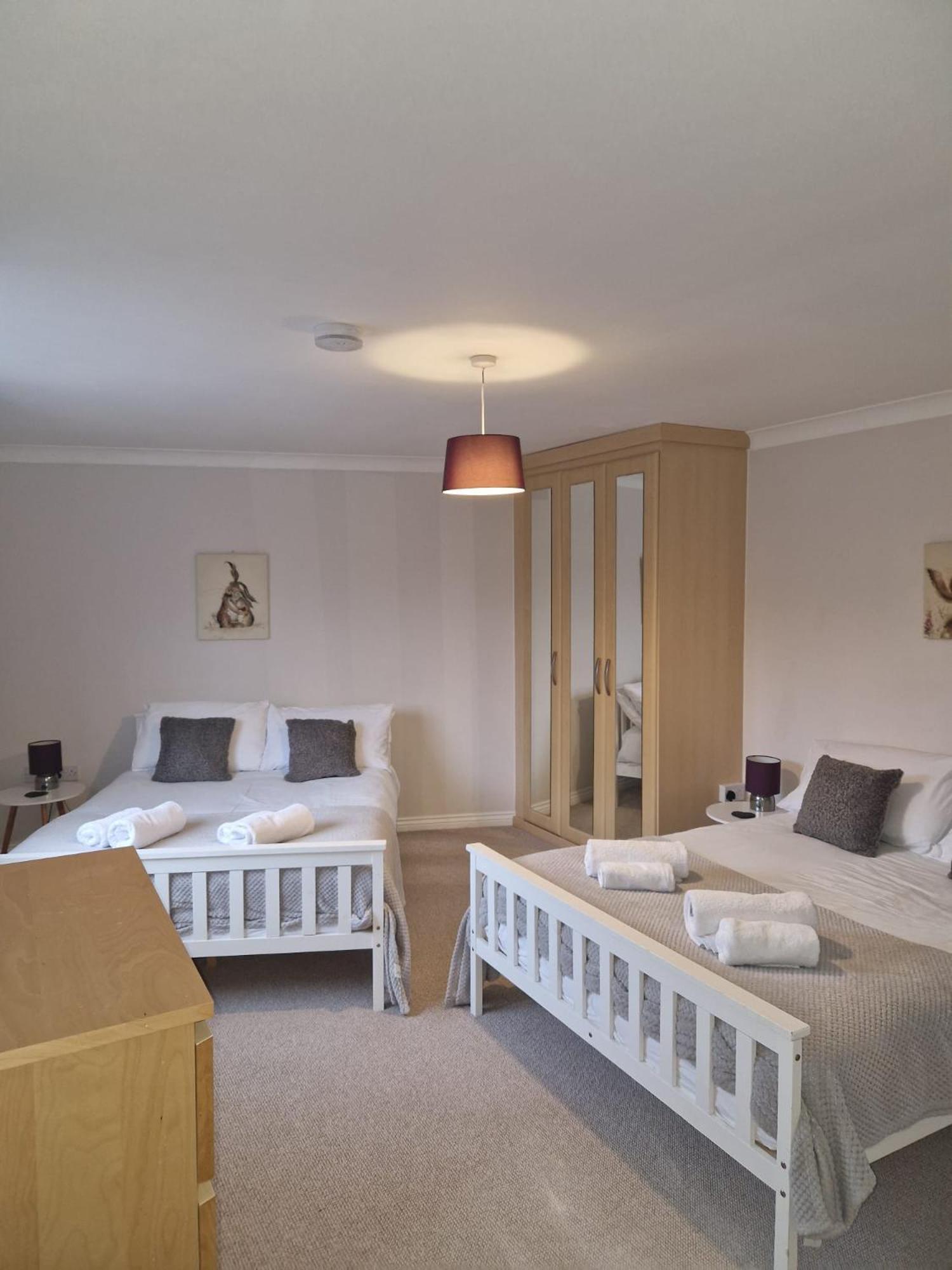 Hereford - Finch House - Modern 4 Bedroom House Located In South Hereford, Dog Friendly With Nearby Countryside, Pool Table, Sleeps Up To 10 Guests - Hosted By Rentmyhouse Exteriör bild